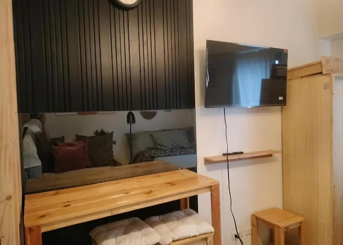Cozy Wooden Design Unit At 7 Edsa * Manila